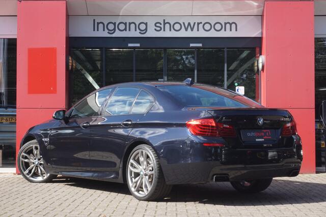 BMW 5-SERIE M550xd | HUD | ACC | Panorama | Softclose | Camera | Harman/Kardon |