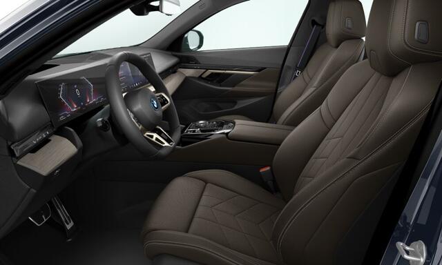 BMW 5-SERIE Touring 550e xDrive M-Sport Pro - Pano - Onderstel Prof - Driving Ass Plus - Harman Kardon