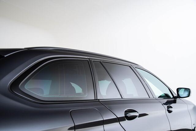 BMW 5-SERIE Touring 530e High Executive M Sport - Panoramadak - Parking/Driving Assistant - Active Protection - Comfort acces - Head up - Elektrisch verwarmde voorstoelen - BMW Laserlight - Hifi - Stuurwielrand verwarmd -