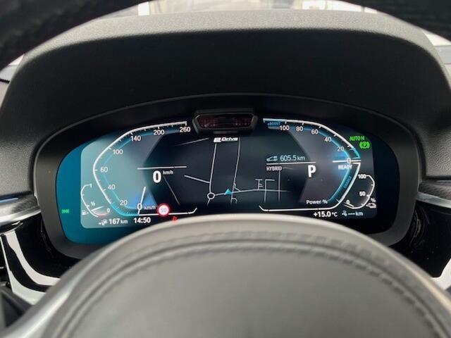 BMW 5-SERIE 530E TOURING M-SPORT - PANO - LASER - ADAPTIEF