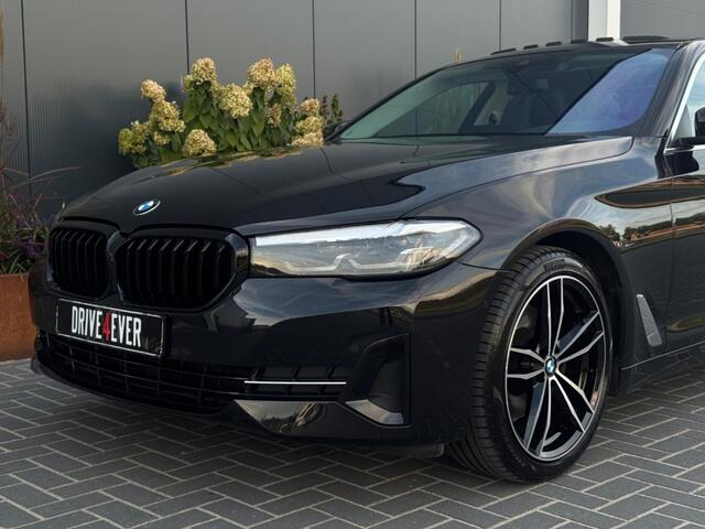 BMW 5-SERIE 520i High Exe m2021 FULL SCHUIFDAK NAVI CAMERA SPORTVELGEN