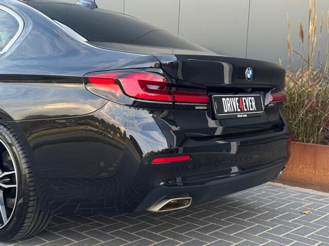 BMW 5-SERIE 520i High Exe m2021 FULL SCHUIFDAK NAVI CAMERA SPORTVELGEN