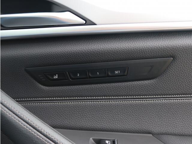 BMW 5-SERIE 530e xDrive High Executive I Leder I Keyless I Dodehoekdetectie