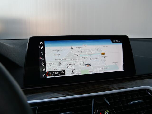 BMW 5-SERIE Touring 520i 184pk High Executive Edition Automaat M-Sport / Leder / Schuifdak / Camera