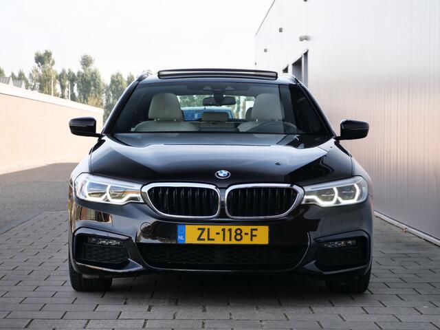BMW 5-SERIE Touring 520i 184pk High Executive Edition Automaat M-Sport / Leder / Schuifdak / Camera
