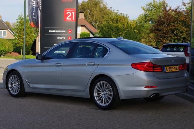 BMW 5-SERIE 540i 340 PK xDrive High Executive, Trekhaak, Schuif-Kanteldak, Adap. Cruise Control, Memory