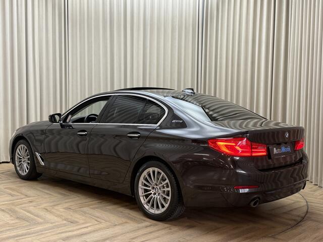 BMW 5-SERIE 530e *Full-Option* Soft-Close / Nightvision / Schuifdak / Bowers en Wilkins / Massage / Memory / Adaptive Cruise / Stuur-/Stoelverwarming / 18'' LMV