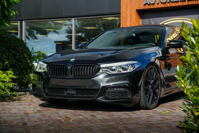 BMW 5-SERIE 540i Executive M-Pakket Panodak Leer HUD Keyless Camera ACC