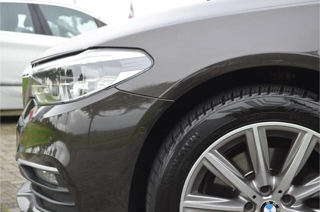 BMW 5-SERIE Touring 520d High Executive Panormadak Comfort-Massagezetels Head-Up Display Trekhaak