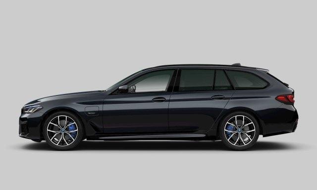 BMW 5-SERIE Touring 530e xDrive M-Sport | Panoramadak | Stoelventilatie | Harman Kardon