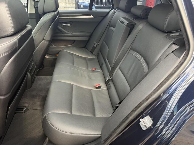 BMW 5-SERIE Touring 528xi Luxury Edition