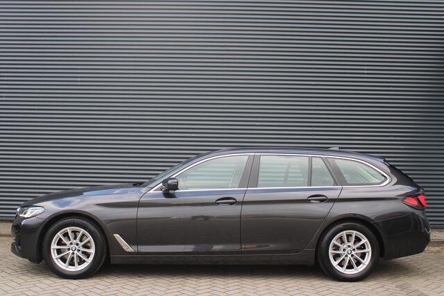 BMW 5-SERIE Touring 520i Business Edition Plus Laser Stoelverwarming Leder CarPlay NAP