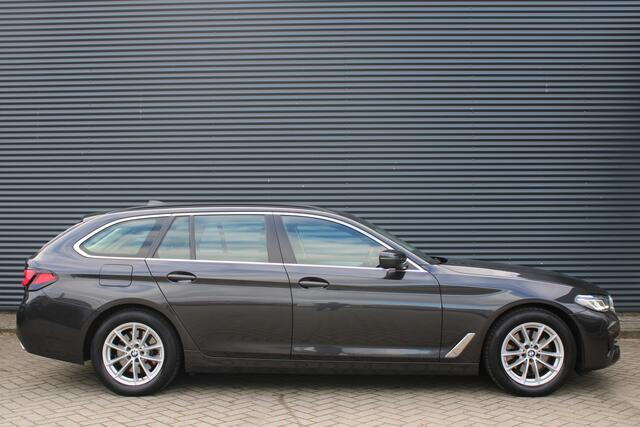 BMW 5-SERIE Touring 520i Business Edition Plus Laser Stoelverwarming Leder CarPlay NAP