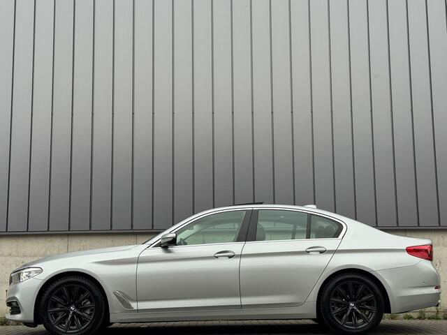 BMW 5-SERIE 520i 184PK Automaat Exe. Pano/schuifdak Camera Stoelverwarming