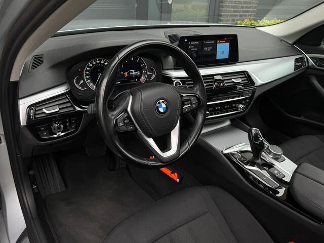 BMW 5-SERIE 520i 184PK Automaat Exe. Pano/schuifdak Camera Stoelverwarming
