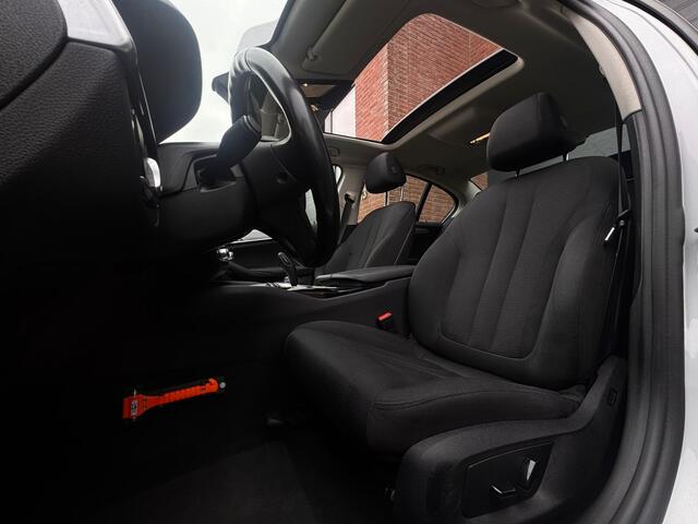 BMW 5-SERIE 520i 184PK Automaat Exe. Pano/schuifdak Camera Stoelverwarming