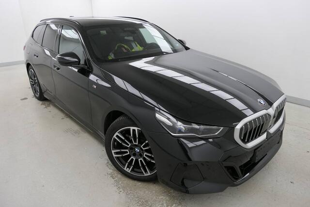 BMW 5-SERIE Touring 520i M-Sport | Driving Assistant Professional | Trekhaak | Standkachel | Carbon int. lijsten | Harman Kardon