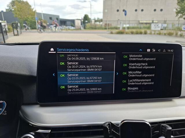 BMW 5-SERIE Touring 530e xDrive panorama/Leer/Trekhaak/20 inch BMW 5-serie Touring 530e xDrive High Executive