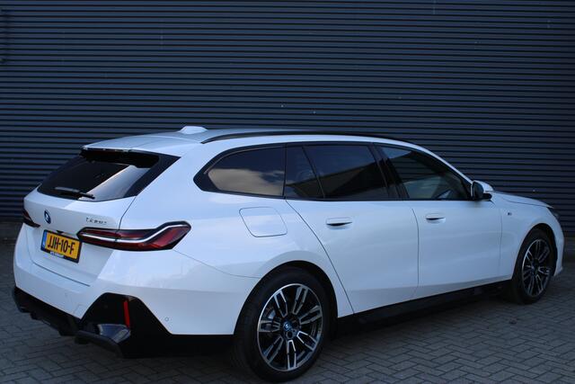BMW 5-SERIE Touring 530e M Sport Head-Up Espressobruin-Leer Harman-Kardon Adaptive-Cruise