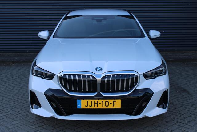 BMW 5-SERIE Touring 530e M Sport Head-Up Espressobruin-Leer Harman-Kardon Adaptive-Cruise