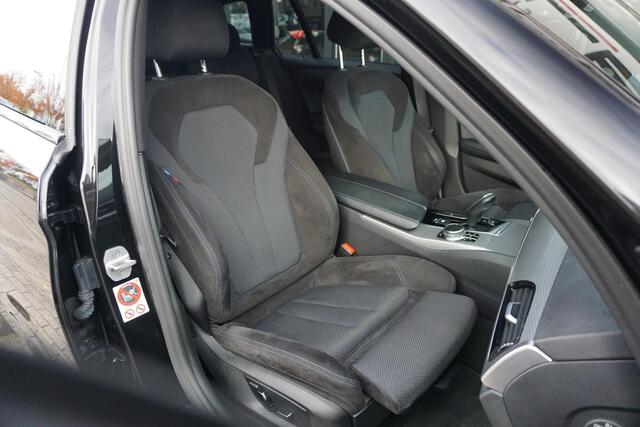 BMW 5-SERIE Touring 530i High Executive | M pakket | Trekhaak | ACC