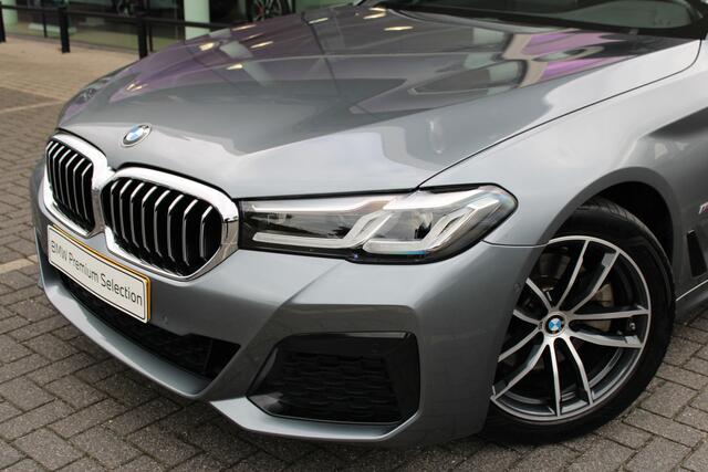 BMW 5-SERIE 520i High Executive M Sport Automaat / Trekhaak / Achteruitrijcamera / Adaptieve LED / Live Cockpit Professional / Stoelverwarming