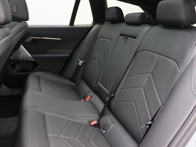 BMW 5-SERIE Touring 530e M Sportpakket | Trekhaak | Panoramadak | Driving Assistant | Parking Assistant | Harman Kardon | 19''