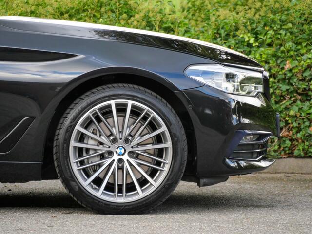 BMW 5-SERIE 540i 340PK High Executive | PANODAK | LEDER | MEMORY |