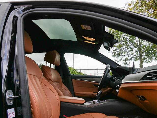 BMW 5-SERIE 540i 340PK High Executive | PANODAK | LEDER | MEMORY |