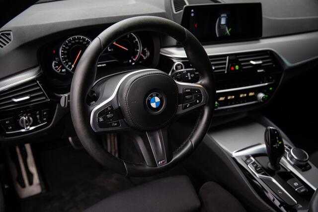 BMW 5-SERIE Touring 520d Executive, Origineel Nederlands, M-sport, Trekhaak, Navigatie, BMW Display Key,