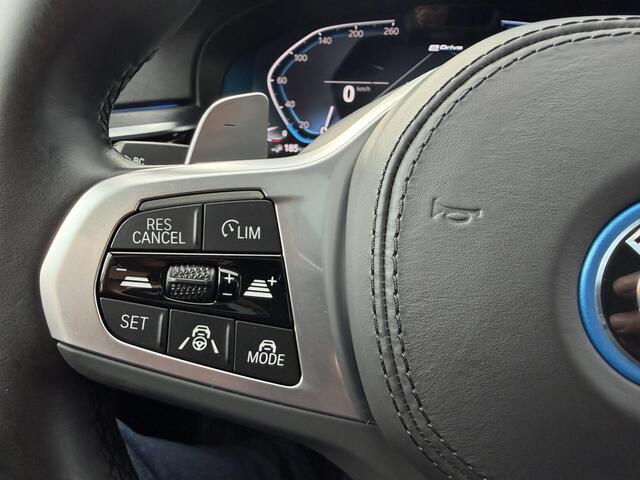 BMW 5-SERIE Touring 530e xDrive M -Sport BOMVOL! Skyscraper Grau