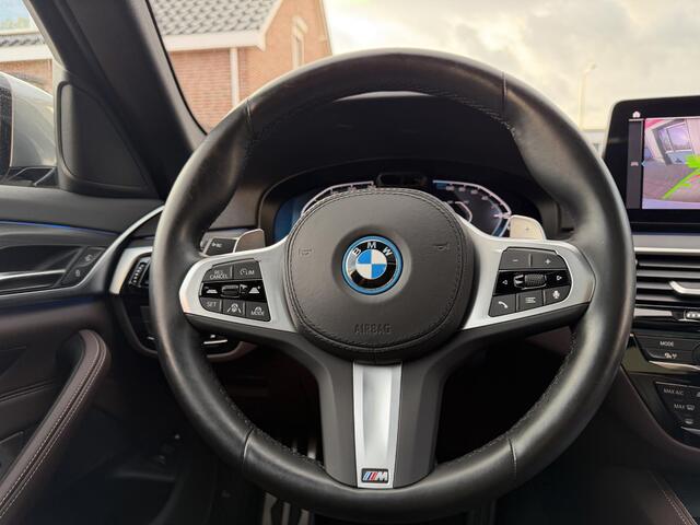 BMW 5-SERIE Touring 530e xDrive M -Sport BOMVOL! Skyscraper Grau