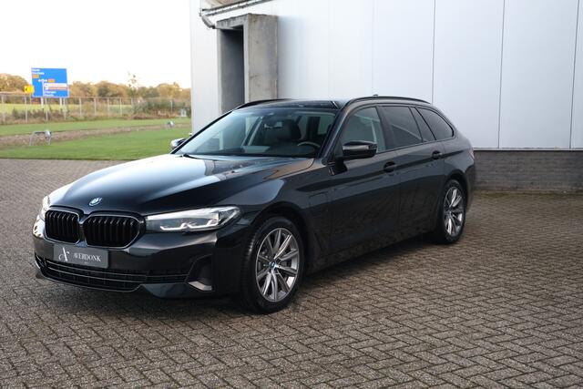 BMW 5-SERIE Touring 530e Executive 292PK NAP|Sportstoelen|Stoelverwarming|Plug in