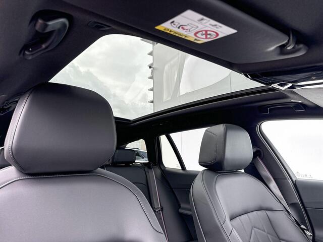 BMW 5-SERIE Touring 530e M Sport Edition 21'' / Glazen dak / Driving Assistant Plus / Comfort Acces / Harman Kardon Audio / Trekhaak