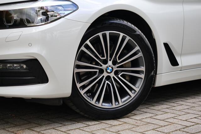 BMW 5-SERIE Touring 530d High Executive Sportline, Elektrische trekhaak, BMW Live Cockpit Professional, Shadowline, etc.