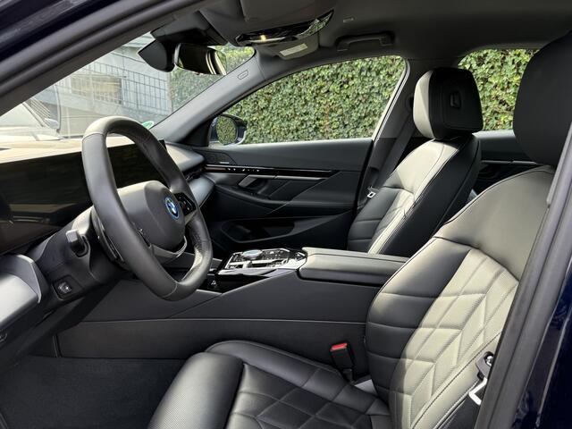 BMW 5-SERIE 530e | Harman/Kardon | Comfortzetels | 360 Cam | 4x stoelverw. | Stoelventilatie | Adapt. Led | Driving Ass.