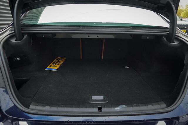 BMW 5-SERIE 530e iPerformance High Executive / Adaptive / HUD / Comfortstoelen / Drive Assist Pro