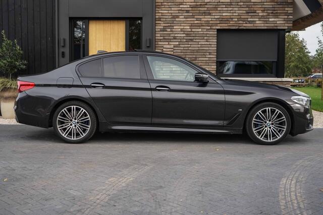 BMW 5-SERIE 530e M Sport Pano/360/trkhk/Harman/Shadow