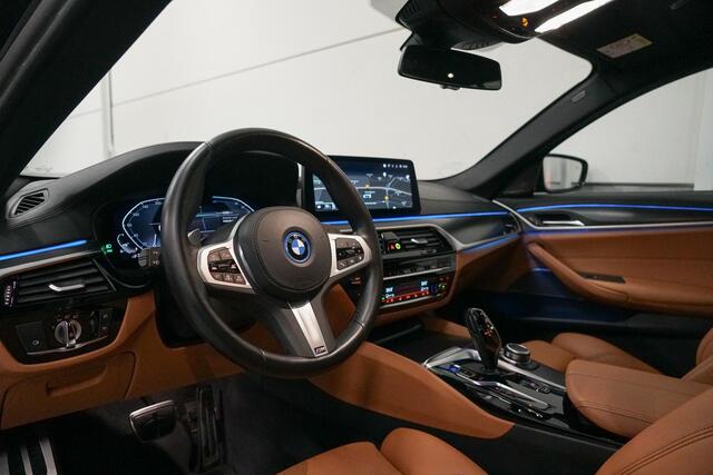 BMW 5-SERIE Touring 530e xDrive M-Sport | Panoramadak | Harman Kardon | Head Up