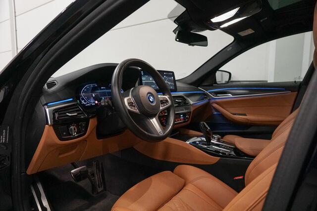 BMW 5-SERIE Touring 530e xDrive M-Sport | Panoramadak | Harman Kardon | Head Up