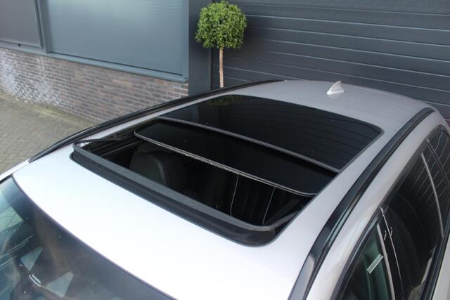 BMW 5-SERIE Touring 540i xDrive M-Sport High Executive | Panorama Dak | Comfort Stoelen | Trekhaak | HUD