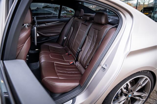 BMW 5-SERIE M550i xDrive High Executive ** Entertainment ** Panodak **