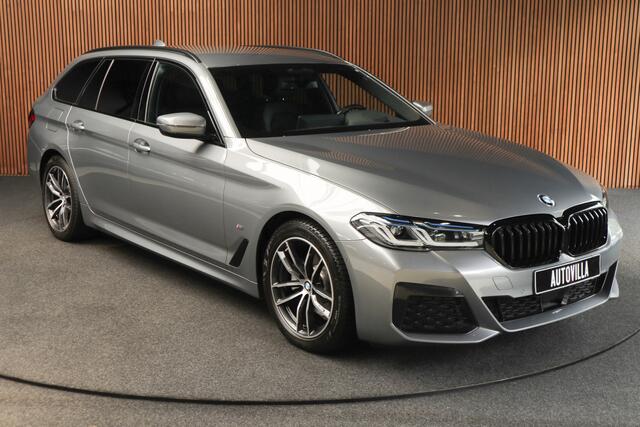 BMW 5-SERIE Touring 520i High Exe M-pakket Head-up Navi Elektr. achterklep Camera Carplay Virtual Elektr. uitklapbare trekhaak Matrix ACC Stoelverwarming DAB Climate (3-zone) PDC Memory LM velgen BTW auto