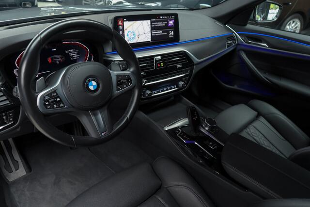 BMW 5-SERIE Touring 520i High Exe M-pakket Head-up Navi Elektr. achterklep Camera Carplay Virtual Elektr. uitklapbare trekhaak Matrix ACC Stoelverwarming DAB Climate (3-zone) PDC Memory LM velgen BTW auto