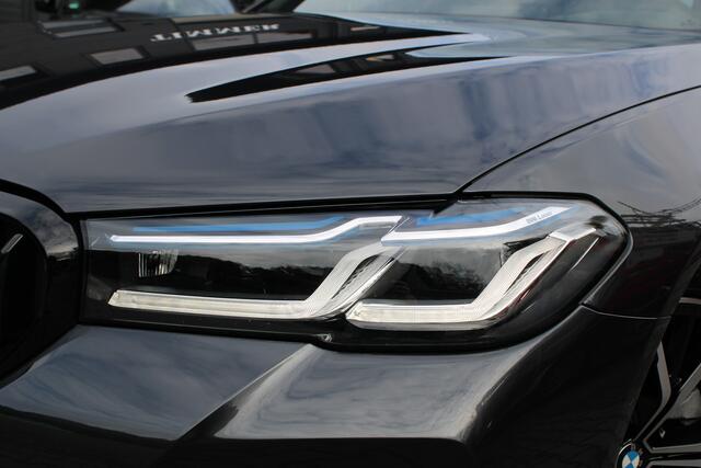 BMW 5-SERIE 520i Business Edition Plus M-Sport - Schuif kanteldak - Laserlight - 19 inch Goed onderhouden