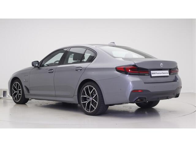 BMW 5-SERIE 530e M-Sport | 19" | Trekhaak | Harman Kardon | Driving Assistant Professional | High Executive | Comfortzetels