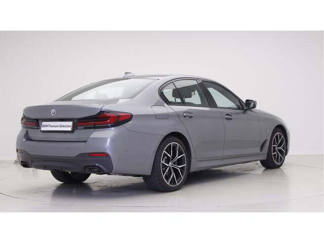 BMW 5-SERIE 530e M-Sport | 19" | Trekhaak | Harman Kardon | Driving Assistant Professional | High Executive | Comfortzetels