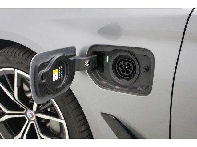 BMW 5-SERIE 530e M-Sport | 19" | Trekhaak | Harman Kardon | Driving Assistant Professional | High Executive | Comfortzetels