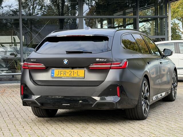 BMW 5-SERIE Touring 540d xDrive FULL OPTION Leer/Pano/Camera/Trekhaak/ 21 inch