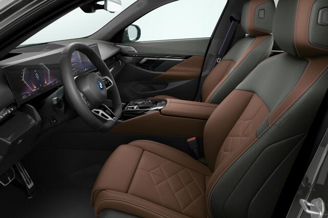 BMW 5-SERIE Touring 550e xDrive | M Sportpakket Pro | Innovation Pack | Travel Pack | Comfort Pack | Trekhaak